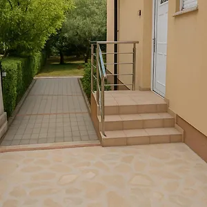 Lea Apartman