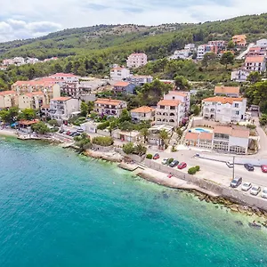 apartments-krusica.hotels-in-trogir.com/